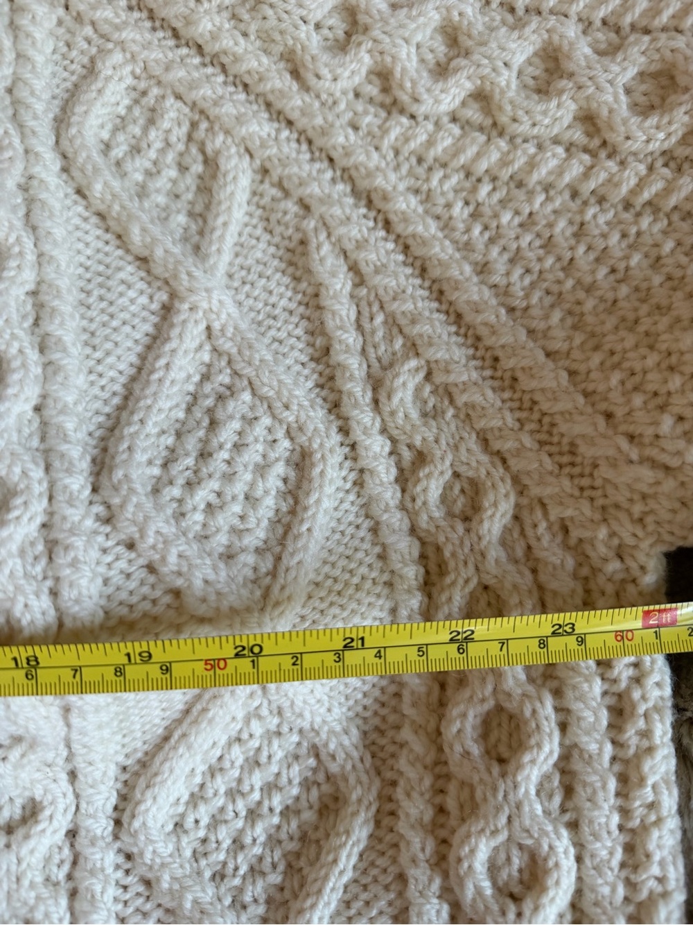 Vintage Carraig Donn Irish Merino Wool Aran Cable Knit Cardigan - Picture 7 of 9